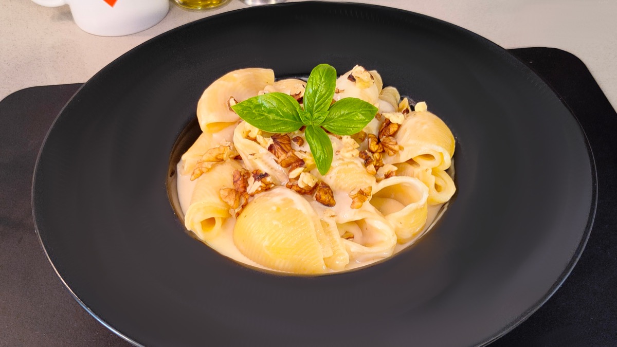 Dört peynirli makarna