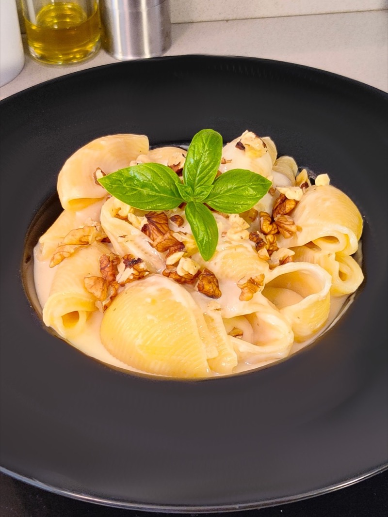 Dört peynirli makarna