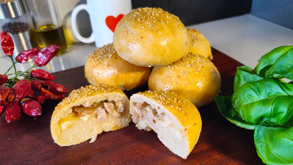 Ravazzate sausage and cheese