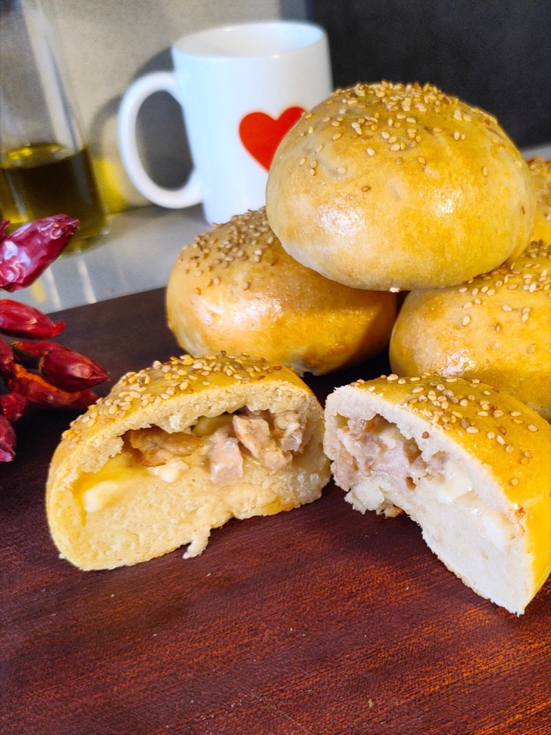 Ravazzate sausage and cheese